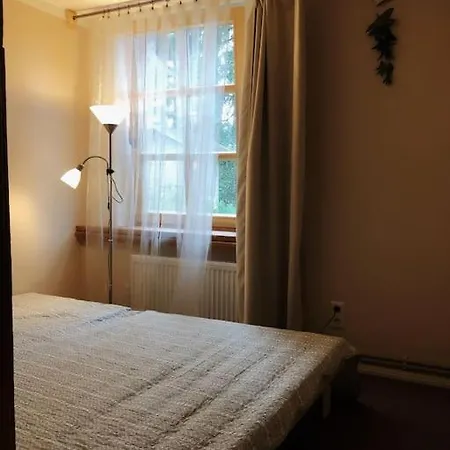 Koka Majina Ar Darzu Blakus Lielupei *
