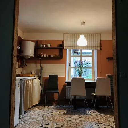 Koka Majina Ar Darzu Blakus Lielupei *