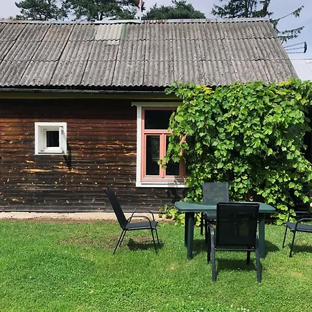 Koka Majina Ar Darzu Blakus Lielupei Nyaraló